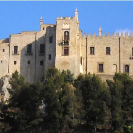 Casa Vacanza A 11 Km Dall'Aeroporto Di Palermo Carini Exteriör bild