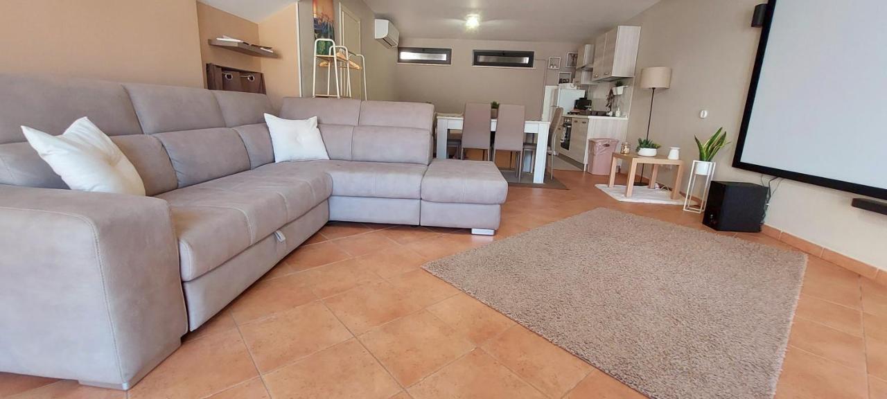 Casa Vacanza A 11 Km Dall'Aeroporto Di Palermo Carini Exteriör bild
